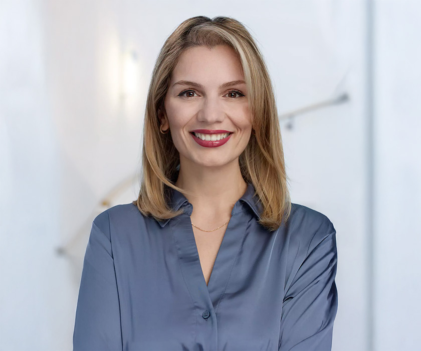 Portraitaufnahme von Betül Yavuz, Klinikmanagerin der proaesthetic Klinik